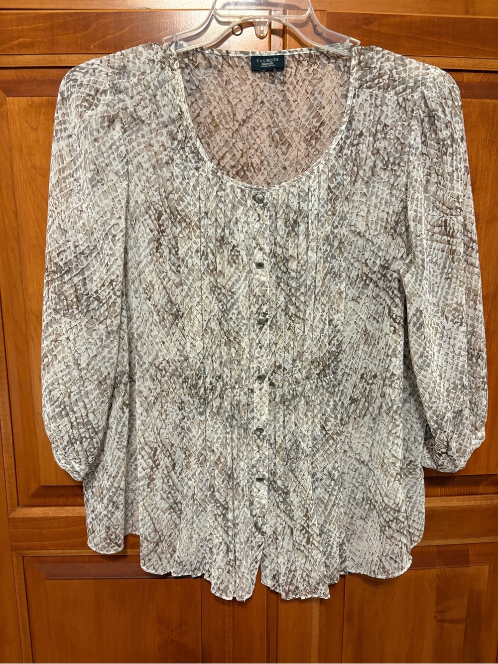 Talbots Women’s Petite 1X Blouse. Excellent condition.